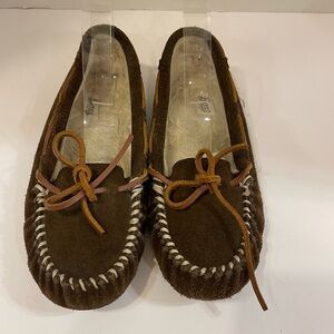 Bass brown leather moccasin house shoes slippers size 7